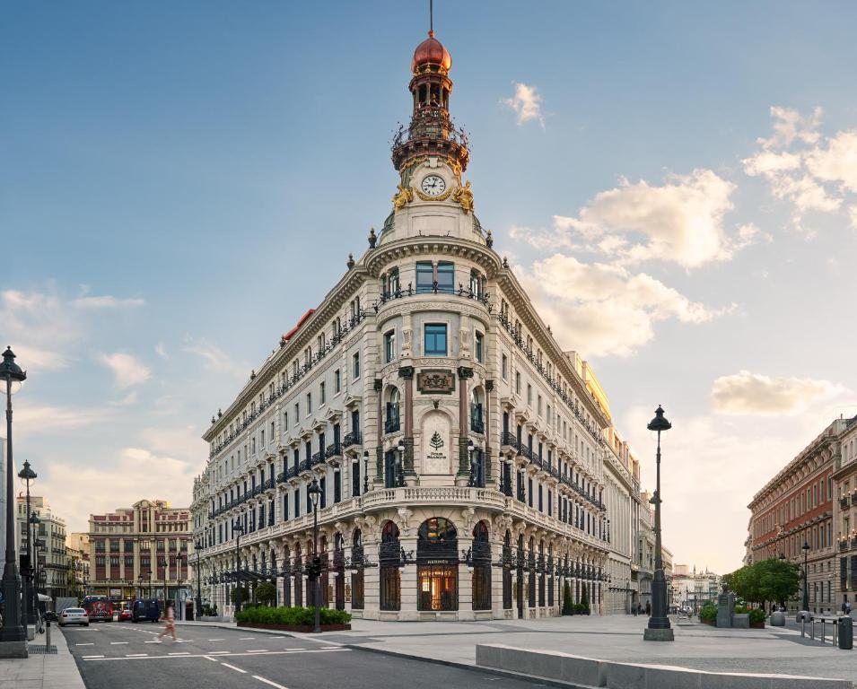 Four Seasons Hotel Madrid, Мадрид