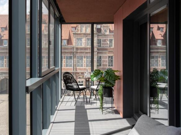 Blue Mandarin Old Town