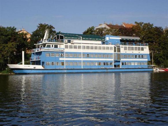 Botel Vodnik, Прага