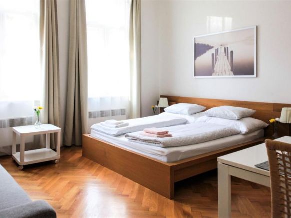 City Castle Aparthotel