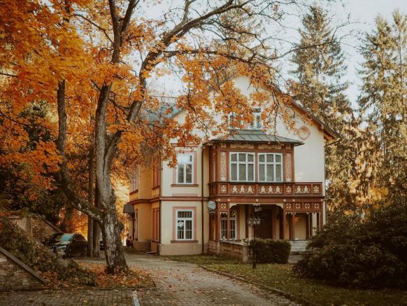 Villa Belvedere with garden, Янске-Лазне