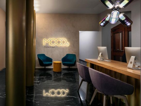 MOODs Charles Bridge