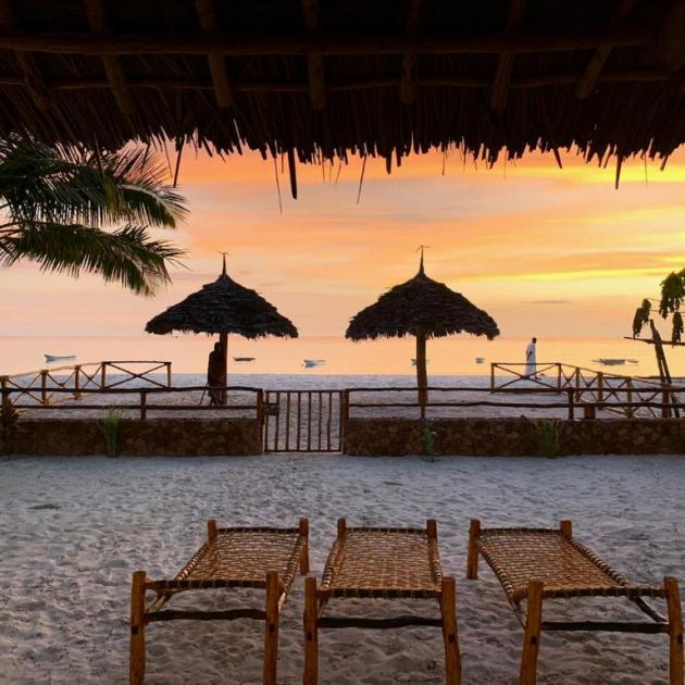 BeachFront Villa Thamani ZanzibarHouses, Пвани-Мчангани