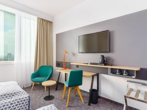 Holiday Inn - Vienna - South, an IHG hotel