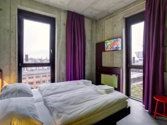 MEININGER Hotel Berlin East Side Gallery