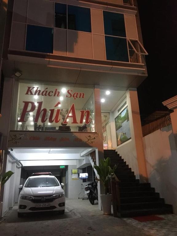 Khách sạn Phú An, Камау