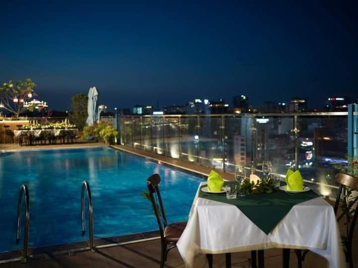 Lotus Boutique Hotel, Хошимин
