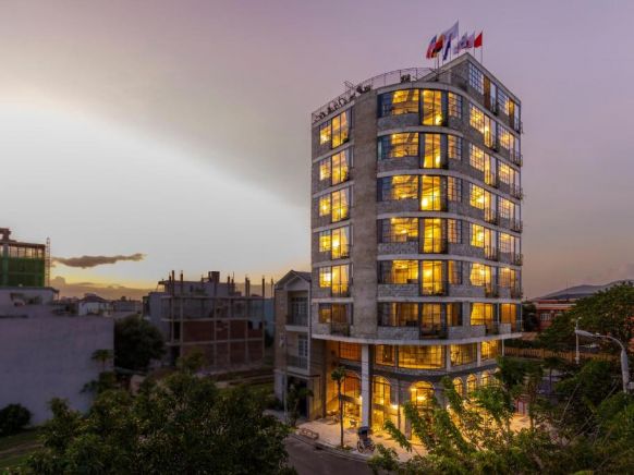 Bridges Da Nang Hotel