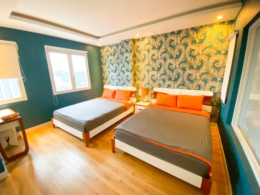 Spring Hotel, Хошимин