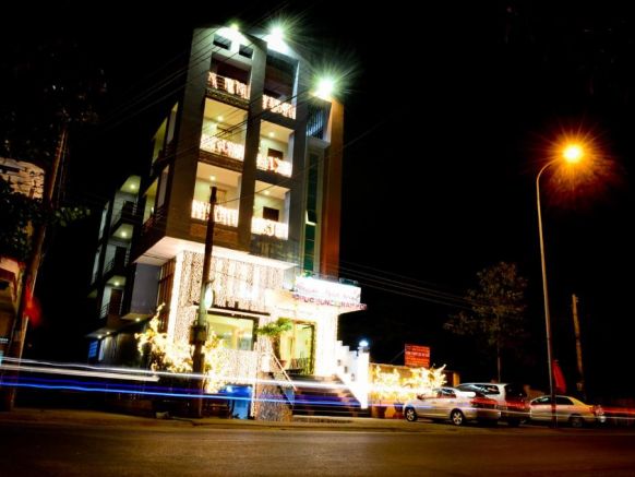 Thanh Bình Hotel, Лаги