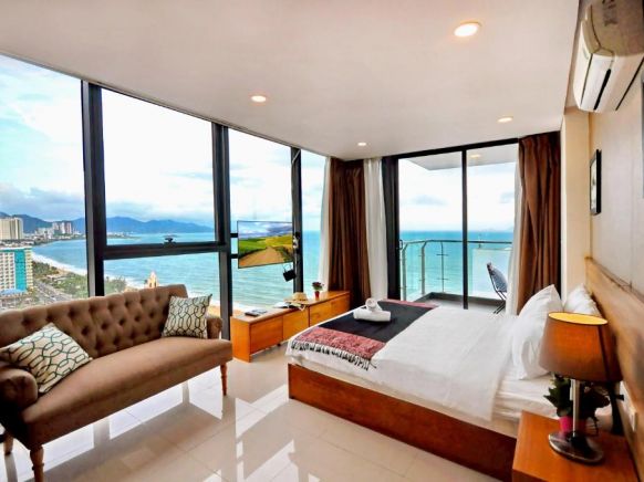 Holi Beach Hotel & Apartments, Нячанг