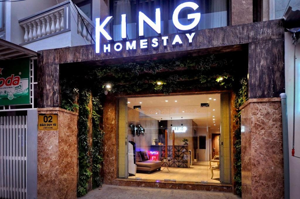 King Homestay Hotel with terrace, Нячанг