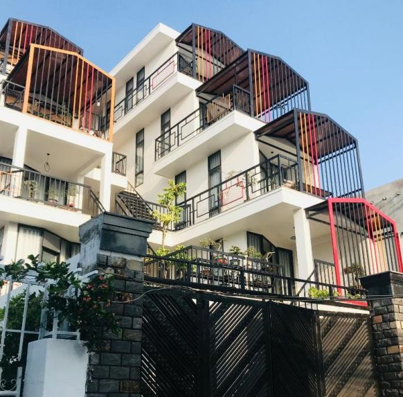 Nắng Homestay with balcony