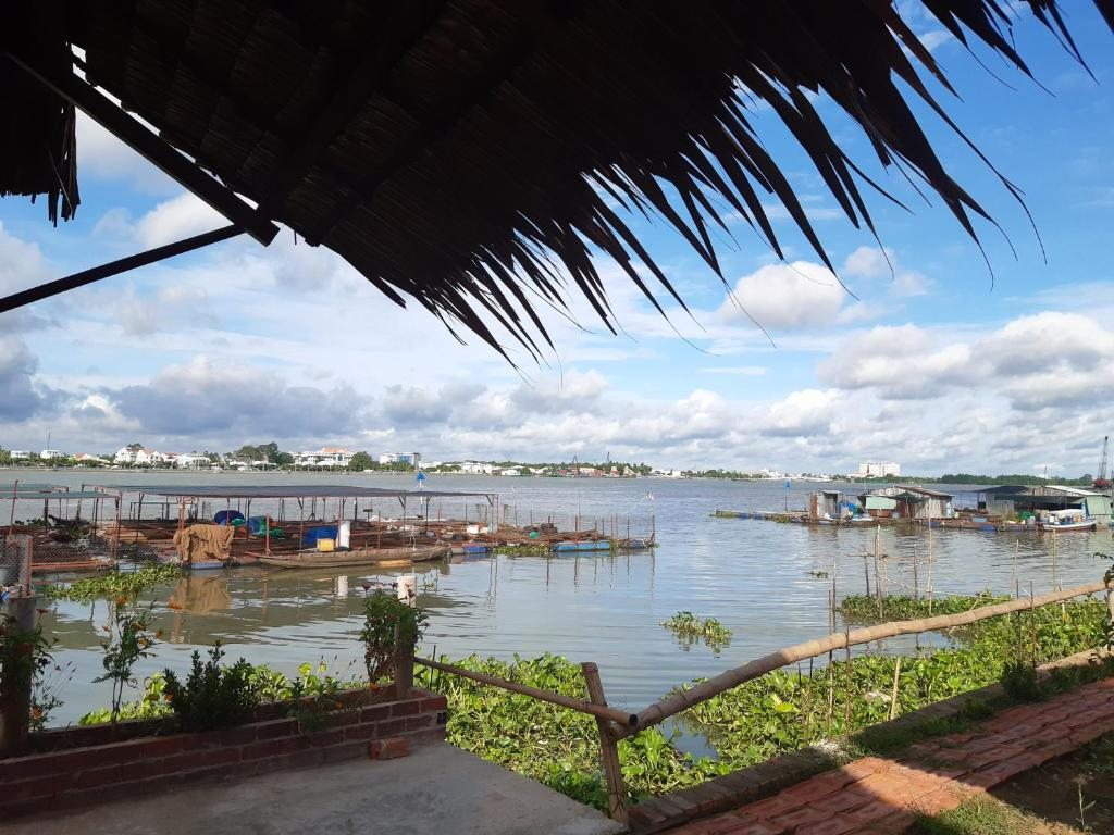 mekong riverside homestay, Виньлонг
