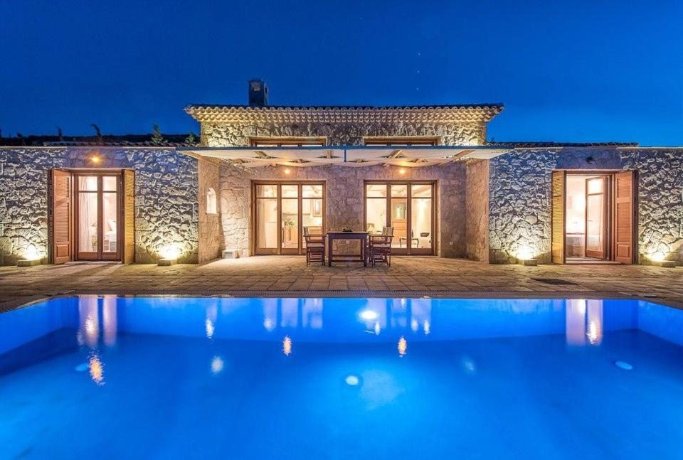 Elegant Fantasia Villa with Private Pool R244, Агиос-Николаос, Пелопонесс, Западная Греция и Ионния