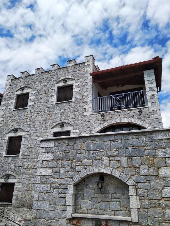 Atha-Tina:Traditional Stone Homes, Айос-Николаос