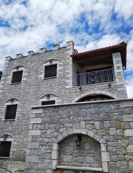 Atha-Tina:Traditional Stone Homes, Айос-Николаос