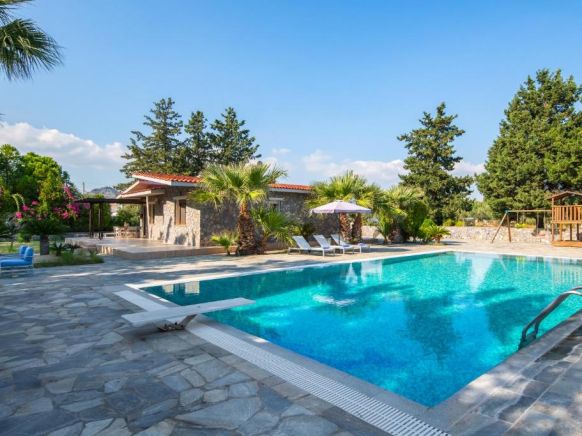 Madia Villa with pool