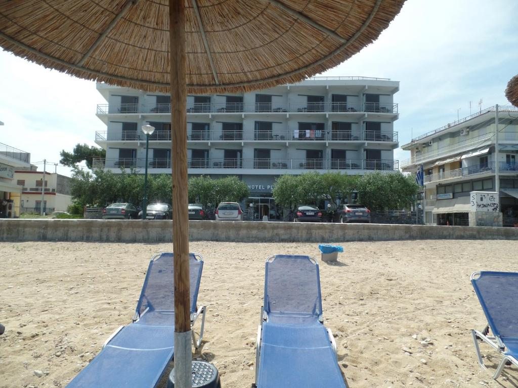 Plage Hotel with private parking, Неа-Перамос