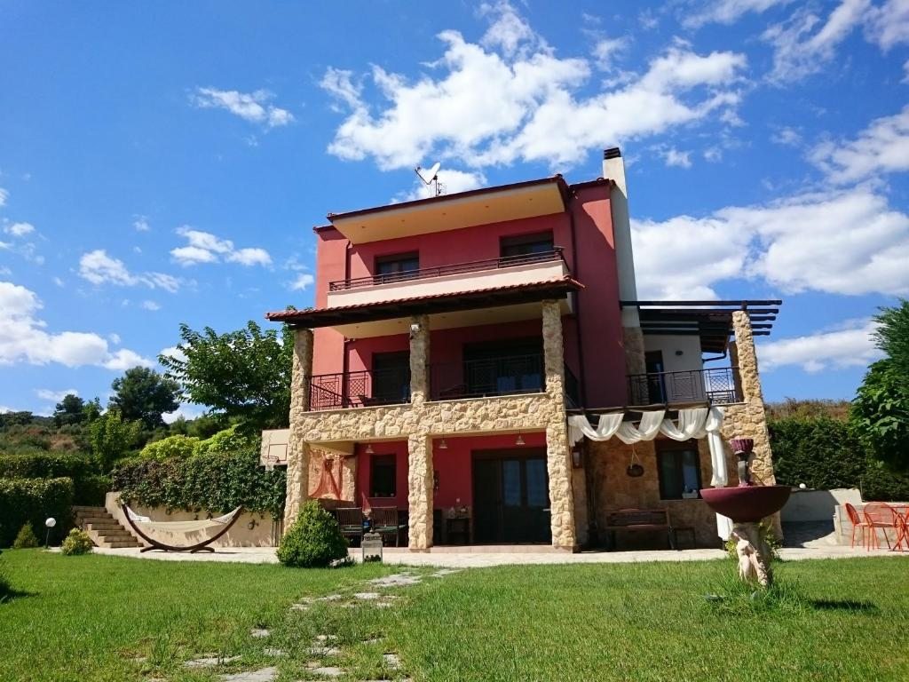 Villa Mariellie, Неа-Перамос