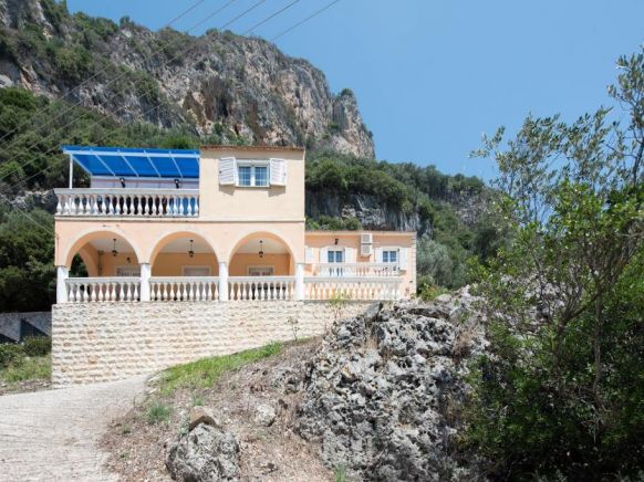 Villa Alexandros, Палеокастрица