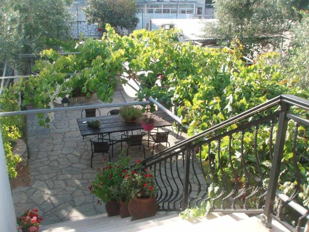 il giardino, Скала-Каллиракхис
