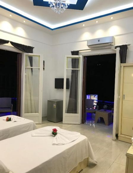 Crown Hotel