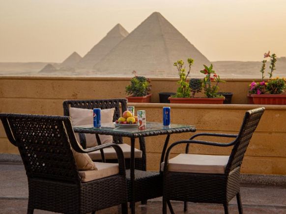 Gardenia Pyramids view inn, Каир