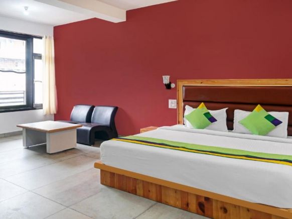 OYO 29605 Woodward 2, Касоль