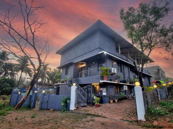 Crossroads Guesthouse Anjuna by Zen Nest, Анжуна