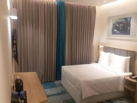 Holiday Inn Express & Suites Bengaluru Old Madras Road, an IHG Hotel, Бангалор