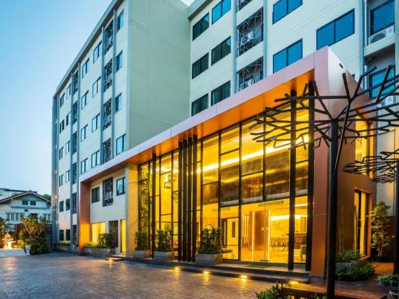 Отель Aim House Bangkok