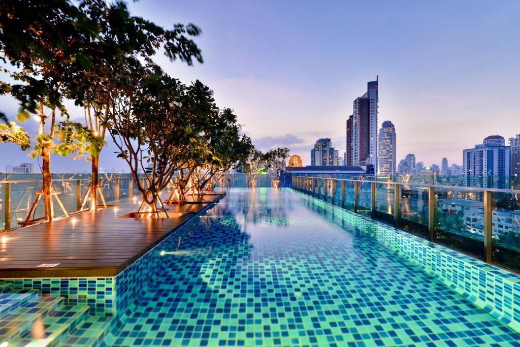 Отель Civic Horizon Hotel & Residence, Бангкок
