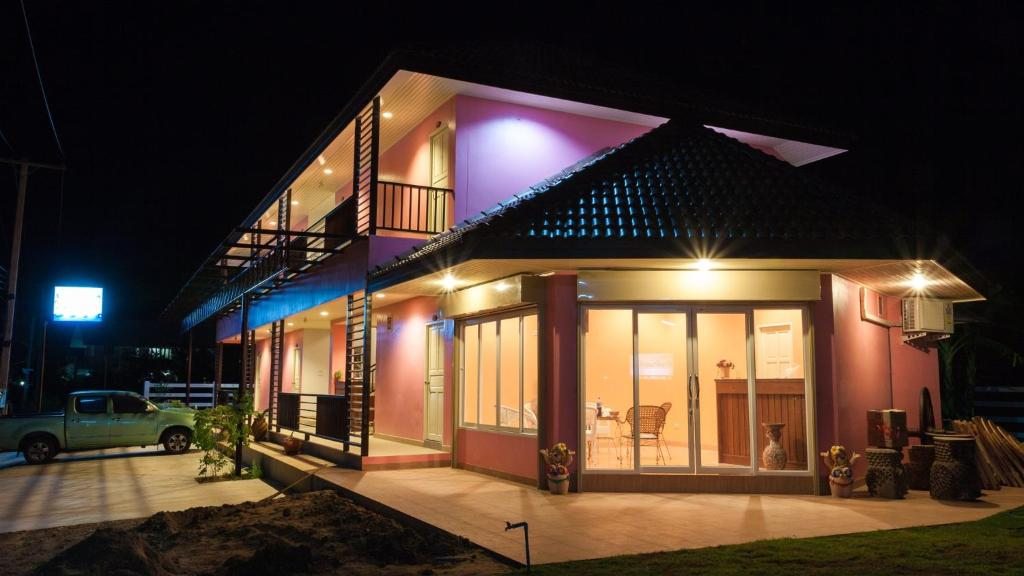 Отель Nam Talay Resort, Пранбури