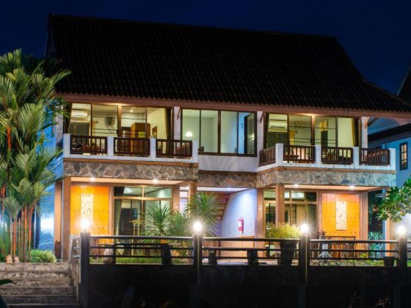 BaanRimNam Resort Trat, Трат