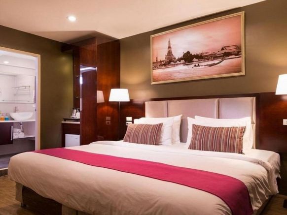 Ratchada Point Hotel