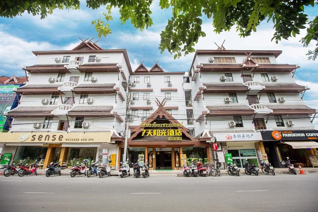 Отель ChiangMai 7 days Inn, Чиангмай