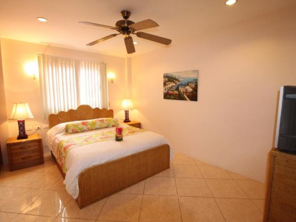 Butterfly Garden Boutique Residence by Frasier, Паттайя