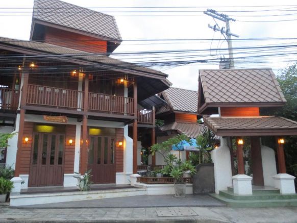 Семейный отель Baanlek Home Stay, Чиангмай