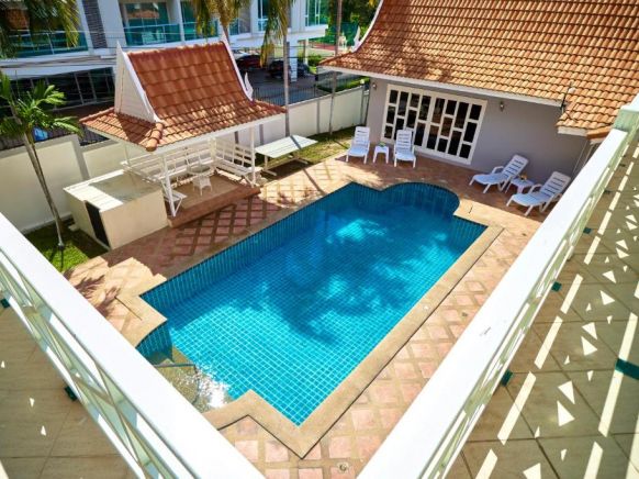 Cozy Beach pool villa by MyPattayaStay