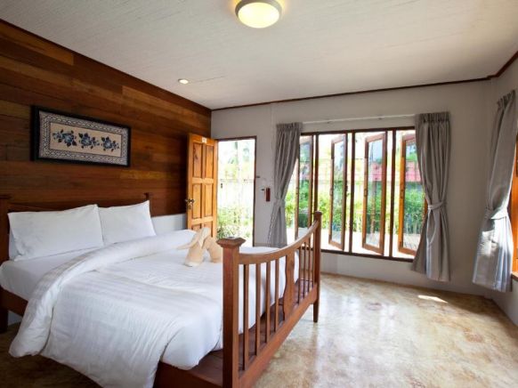 The Stage, Koh Chang, Ко Чанг