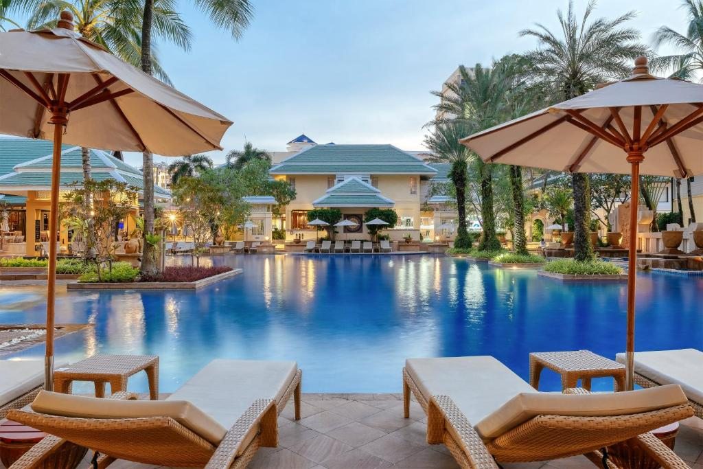 Курортный отель Holiday Inn Resort Phuket, Пхукет
