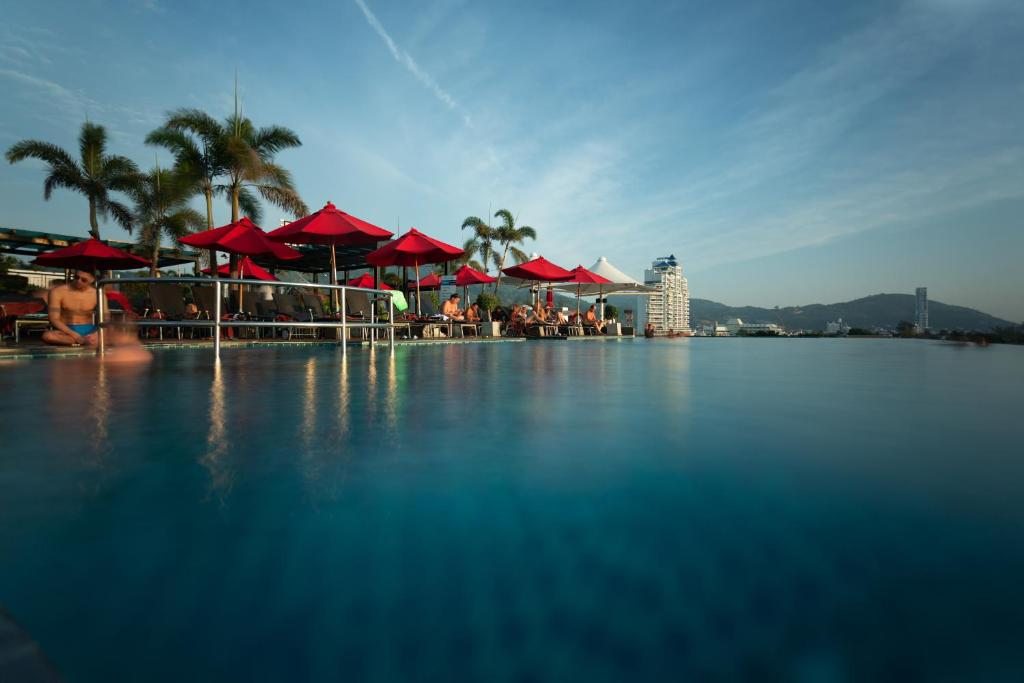 Курортный отель The Charm Resort Phuket, Пхукет
