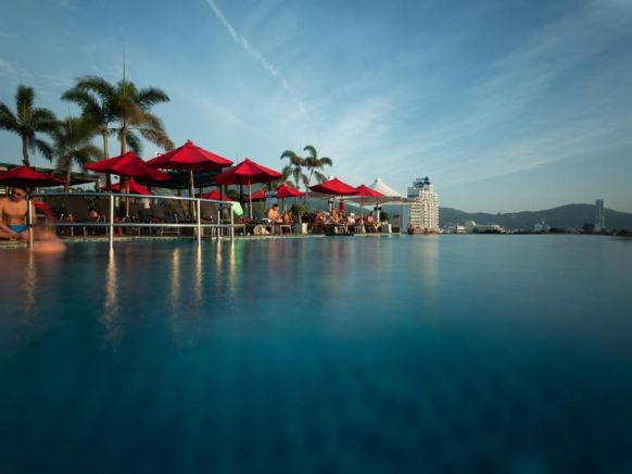 Курортный отель The Charm Resort Phuket, Пхукет