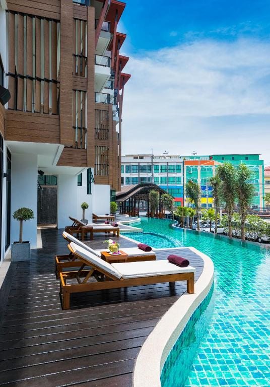 Отель The Lunar Patong, Пхукет