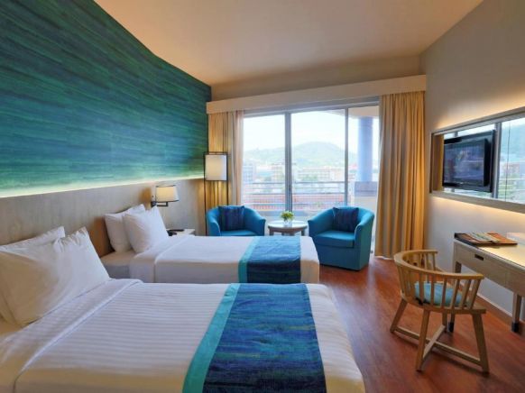 Отель The Royal Paradise