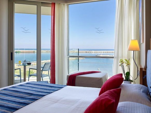 Kyma Suites Beach Hotel