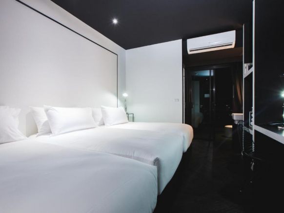 Отель Blu Monkey Hub, Пхукет