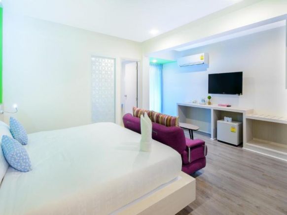 The Tint At Phuket Town, Пхукет