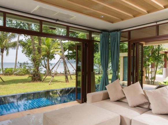 Amatapura Beachfront Villa 14